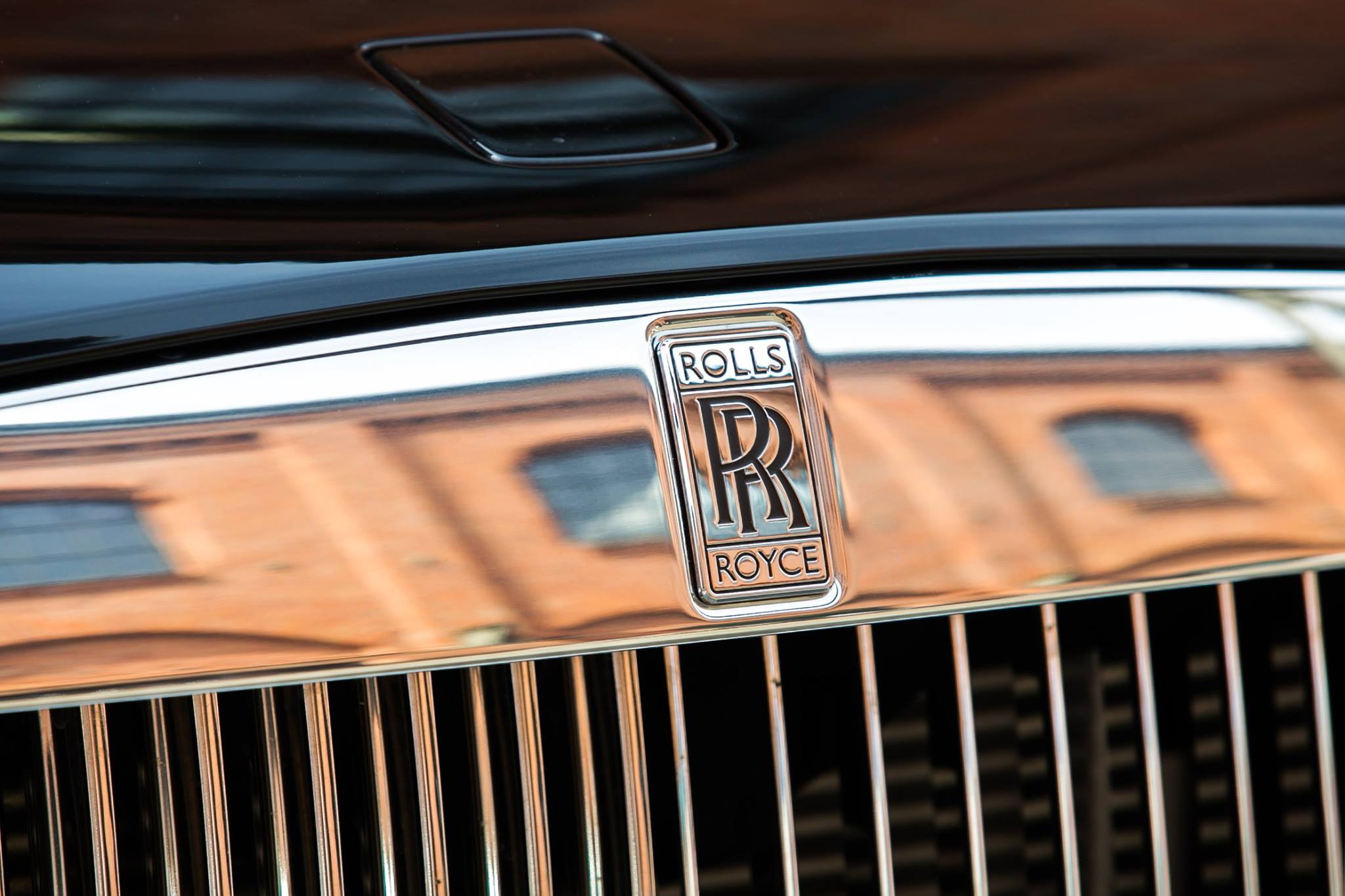 Rolls-Royce-Vespera-sedaci-nabytek-10